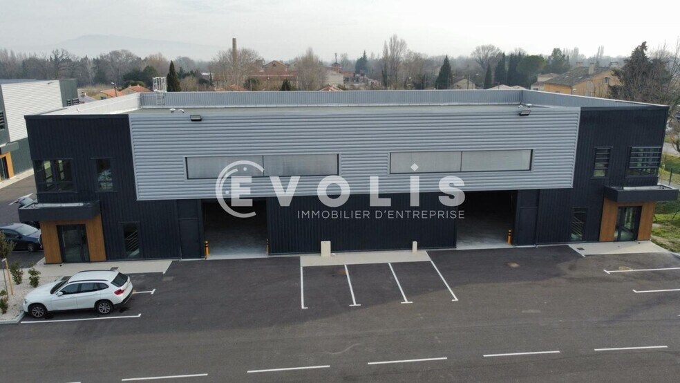Flex dans Vedène à louer - Photo du bâtiment - Image 3 de 9