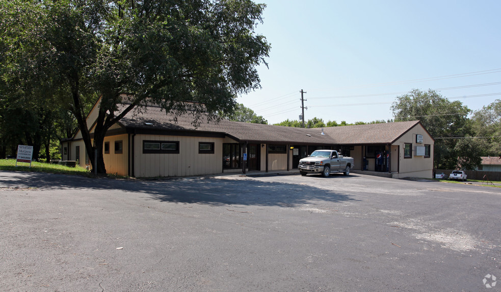 101 W 10th St, Eudora, KS for lease - Building Photo - Image 3 of 5