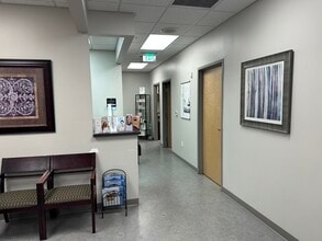 403 S Kings Ave, Brandon, FL for lease Interior Photo- Image 1 of 4