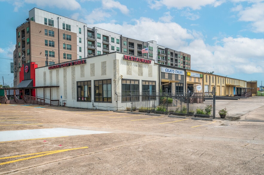 500 N Shepherd Dr, Houston, TX for sale - Building Photo - Image 3 of 24