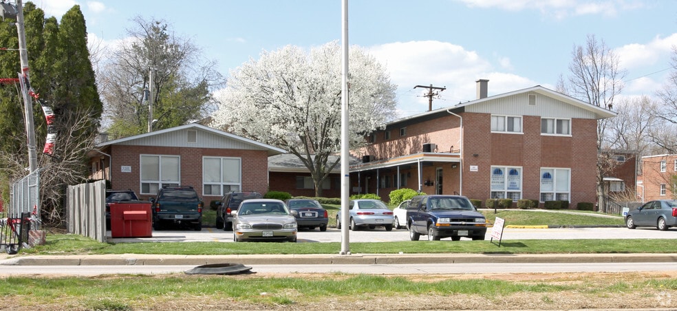 4000 W Northern Pky, Baltimore, MD for lease - Primary Photo - Image 1 of 11