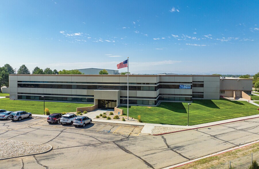 1551 11th Ave N, Nampa, ID à louer - Photo du bâtiment - Image 2 de 9