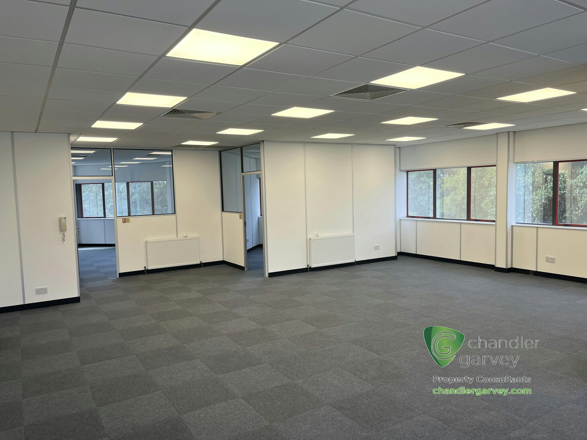 Broadfields Ct, Aylesbury à vendre Photo du bâtiment- Image 1 de 1