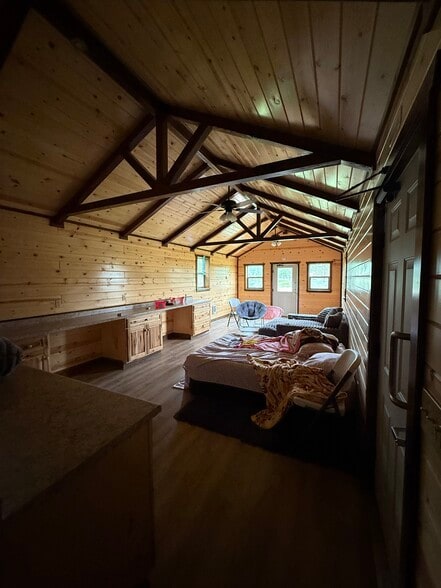 1250 Strand Rd, Evansville, WY for sale - Building Photo - Image 2 of 8