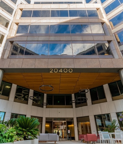 20400 Stevens Creek Blvd, Cupertino, CA à louer - Photo du bâtiment - Image 2 de 19