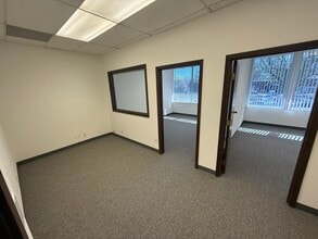 845 Oak Grove Ave, Menlo Park, CA for lease Interior Photo- Image 2 of 9