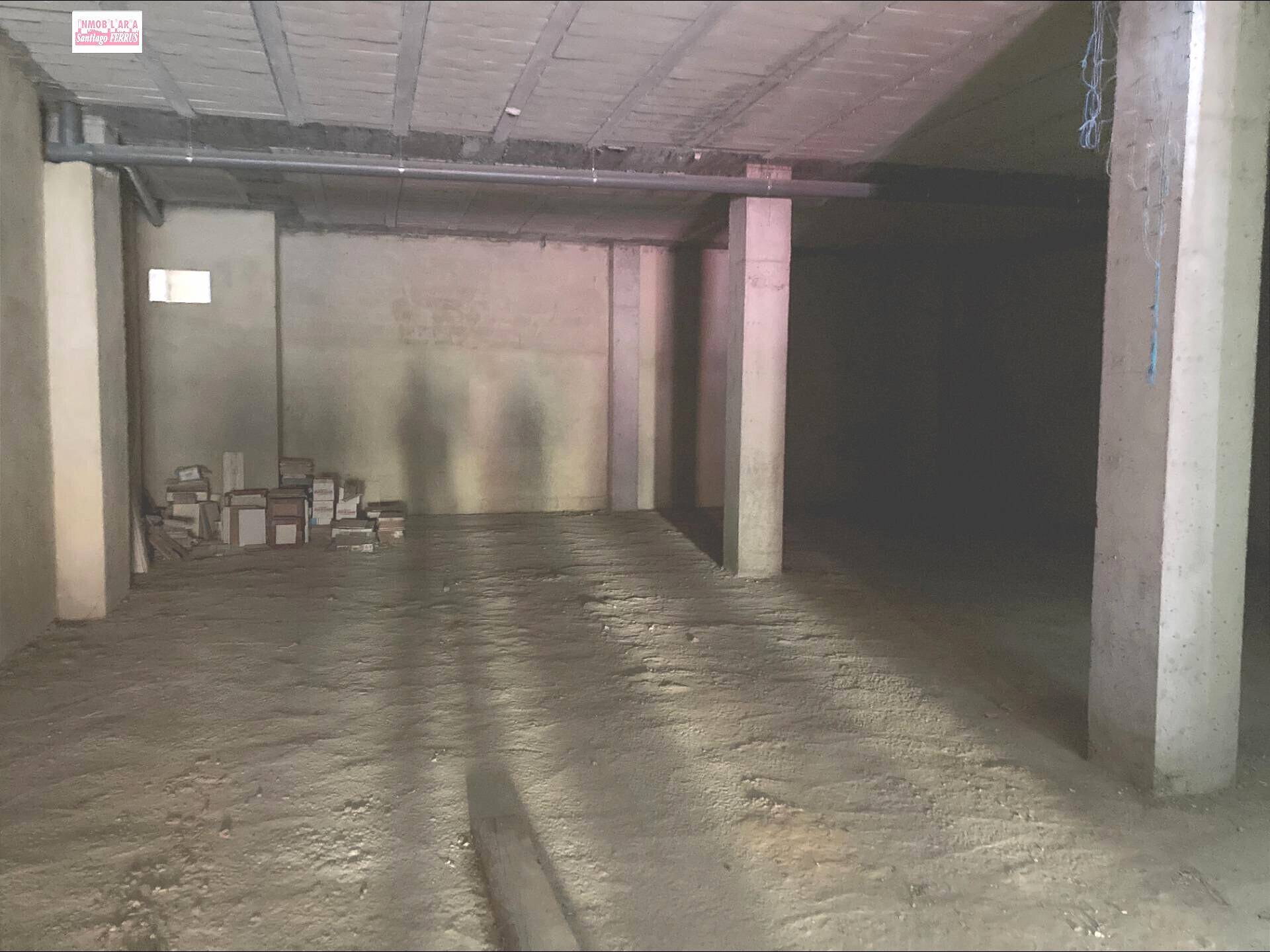 Commerce de détail dans Almussafes à louer Photo du bâtiment- Image 1 de 7