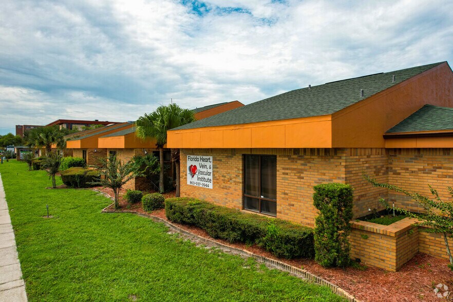 1500 Lakeland Hills Blvd, Lakeland, FL à louer - Photo du bâtiment - Image 3 de 8