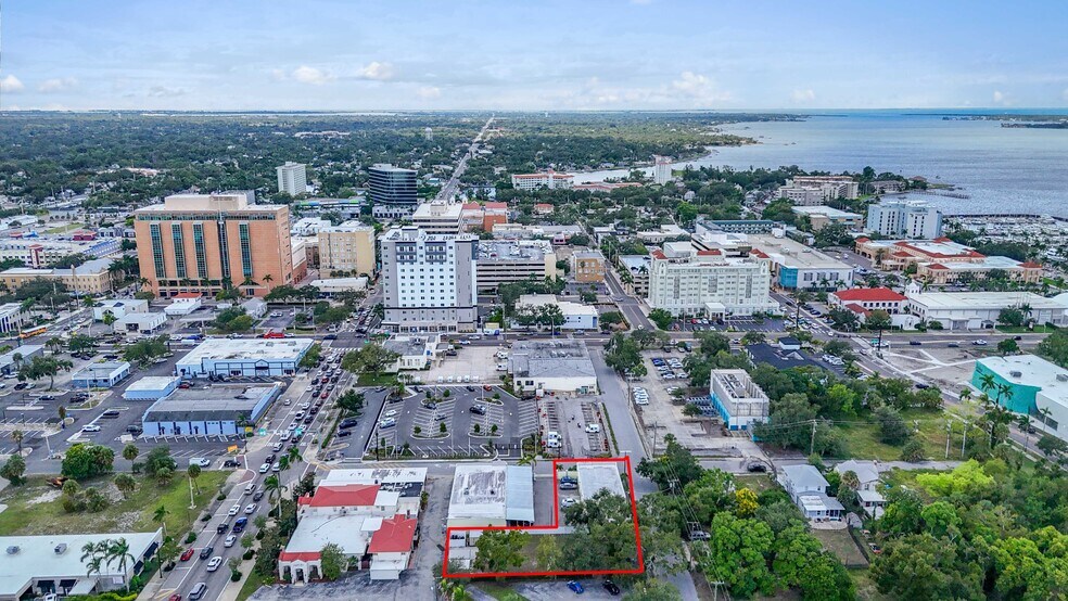 417 8th St W, Bradenton, FL à louer - Photo du bâtiment - Image 2 de 20