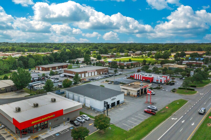 13908 Independence Blvd, Indian Trail, NC à vendre - Photo du bâtiment - Image 3 de 16