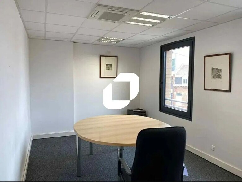 Bureau dans Lille à louer - Photo du bâtiment - Image 3 de 7