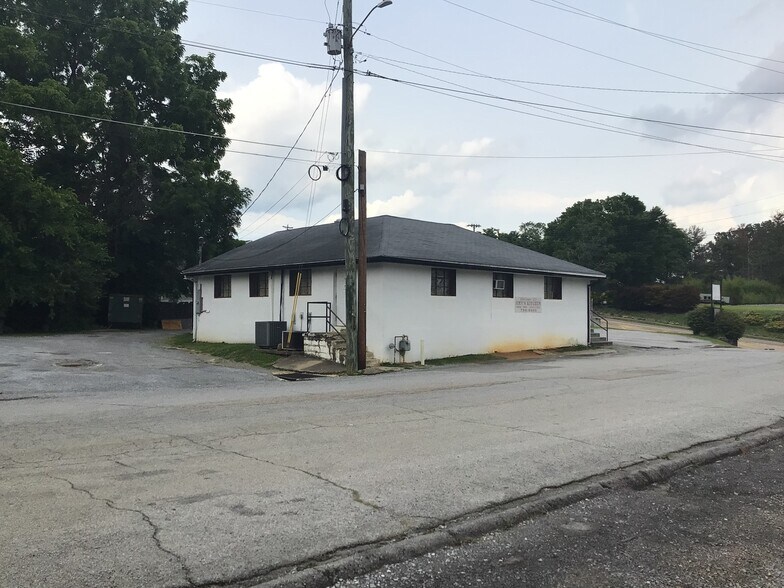 102 E Hardin St, Greeneville, TN à vendre - Photo du bâtiment - Image 3 de 19