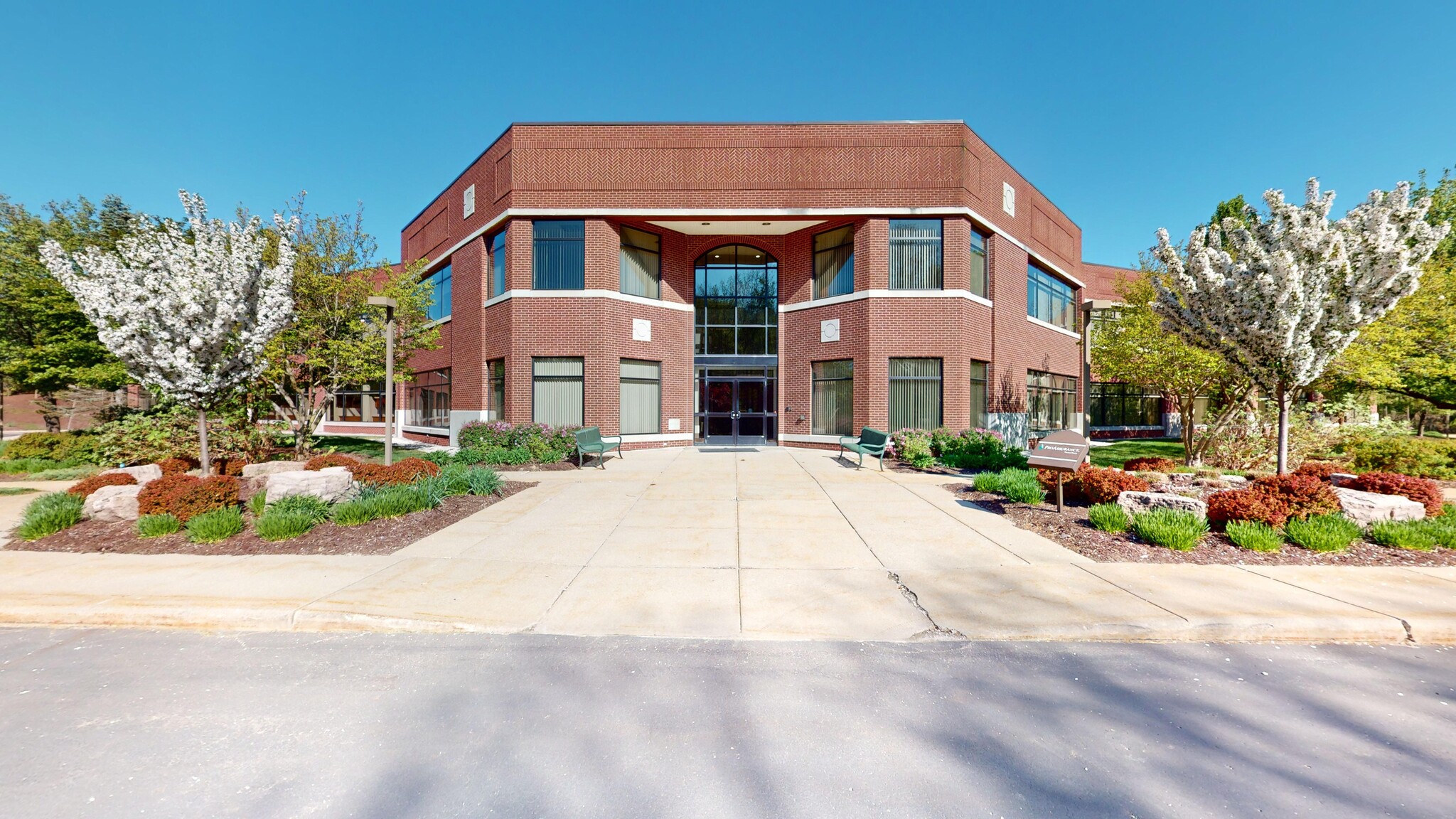 2600 Professionals Dr, Okemos, MI for lease Building Photo- Image 1 of 18