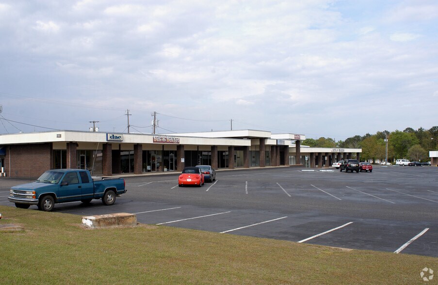 1970 Reeves St, Dothan, AL for sale - Building Photo - Image 2 of 9