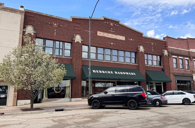 More details for 425-433 1st St, LaSalle, IL - Retail for Lease