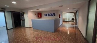 Plus de détails pour Multi-résidentiel à vendre