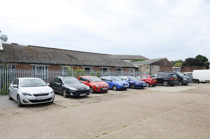 26B-28 Terminus Rd, Chichester à louer - Photo du bâtiment - Image 3 de 5