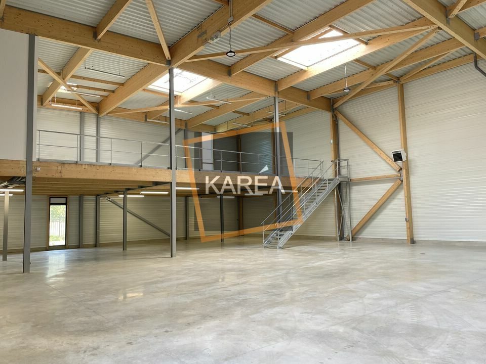 Flex in Chanteloup-en-Brie for lease Interior Photo- Image 1 of 6