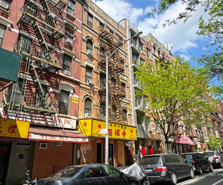 9 Monroe St, New York, NY for sale - Building Photo - Image 2 of 3