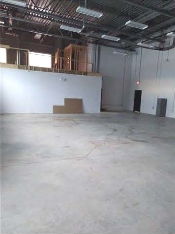 220 Stockton Ave, Okotoks, AB for lease - Interior Photo - Image 3 of 11