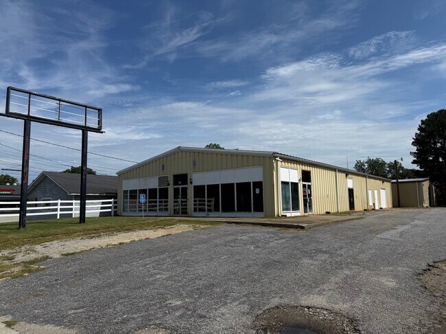 Plus de détails pour 141 W May St, Winder, GA - Local d'activités à louer