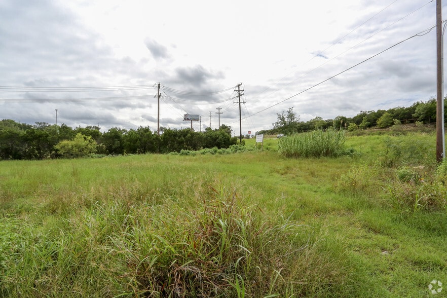 22006 W HWY 71, Spicewood, TX à vendre - Photo du bâtiment - Image 3 de 5