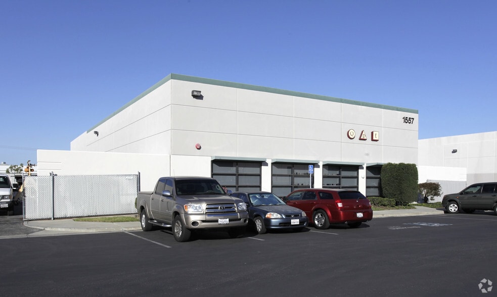1557 N Gemini Pl, Anaheim, CA for lease - Building Photo - Image 2 of 2