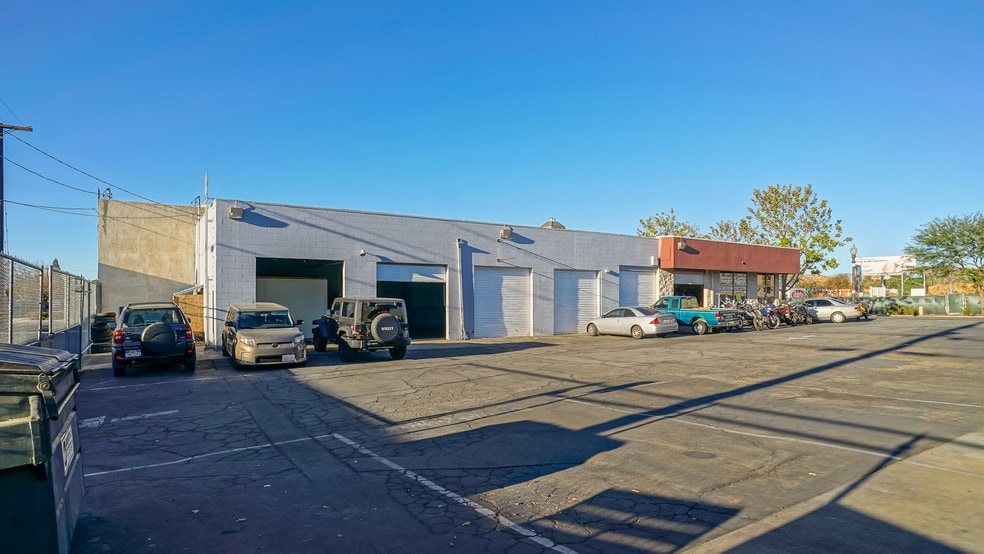 24421 Main St, Santa Clarita, CA for lease - Building Photo - Image 2 of 10