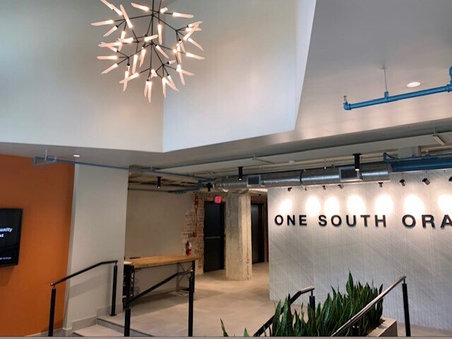 1 S Orange Ave, Orlando, FL à louer - Hall d’entrée - Image 2 de 7