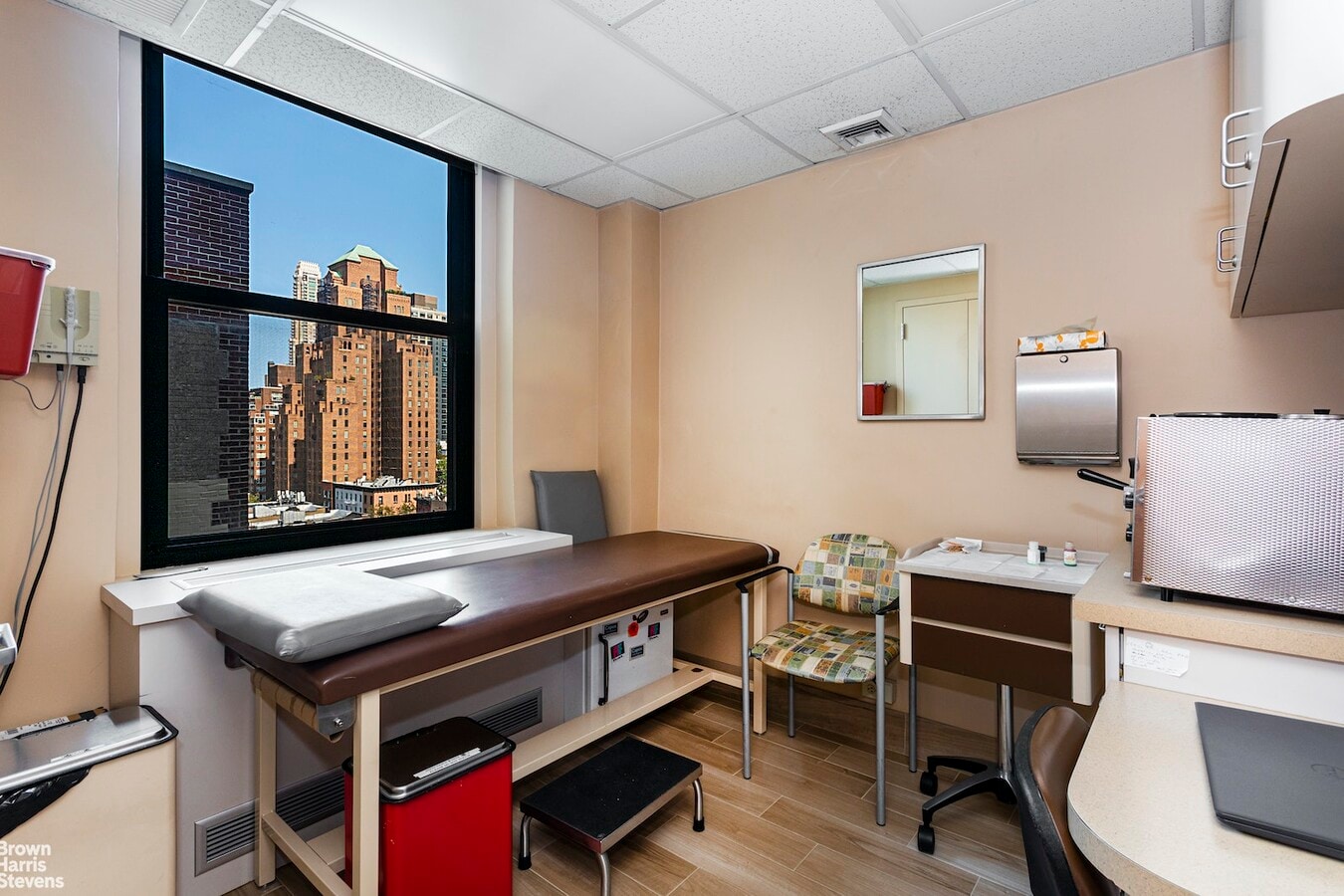121 E 60th St, New York, NY 10022 - Unit 11D -  - Interior Photo - Image 2 of 6