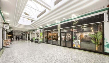 1-32 Quadrant Arcade, Romford for lease Interior Photo- Image 2 of 10