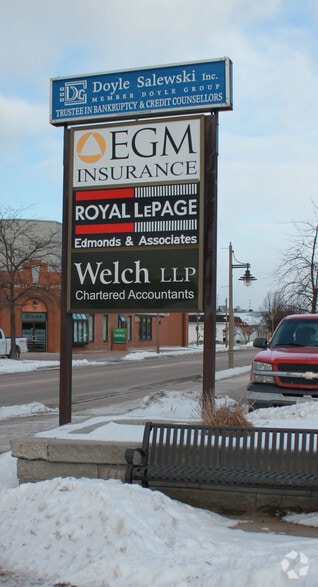 270 Lake St, Pembroke, ON for sale - Building Photo - Image 3 of 7