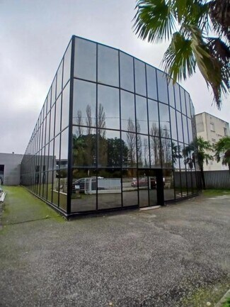 More details for N, Coignières - Industrial for Lease