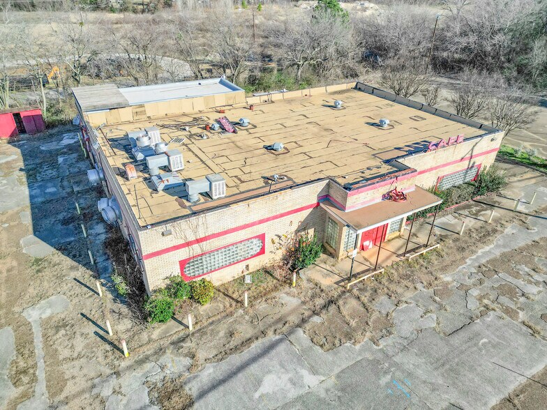 2512 E Erwin St, Tyler, TX à vendre - Photo du bâtiment - Image 2 de 3