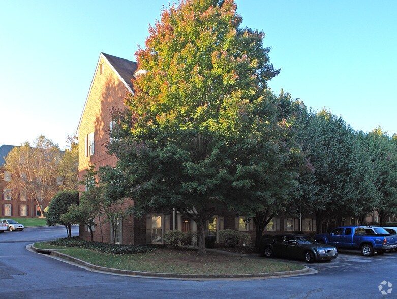 1070 Cambridge Sq, Alpharetta, GA à vendre - Photo du bâtiment - Image 3 de 10