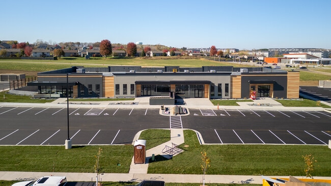 Plus de détails pour 3629 Sarah Pl NW, Rochester, MN - Commerce de détail à louer