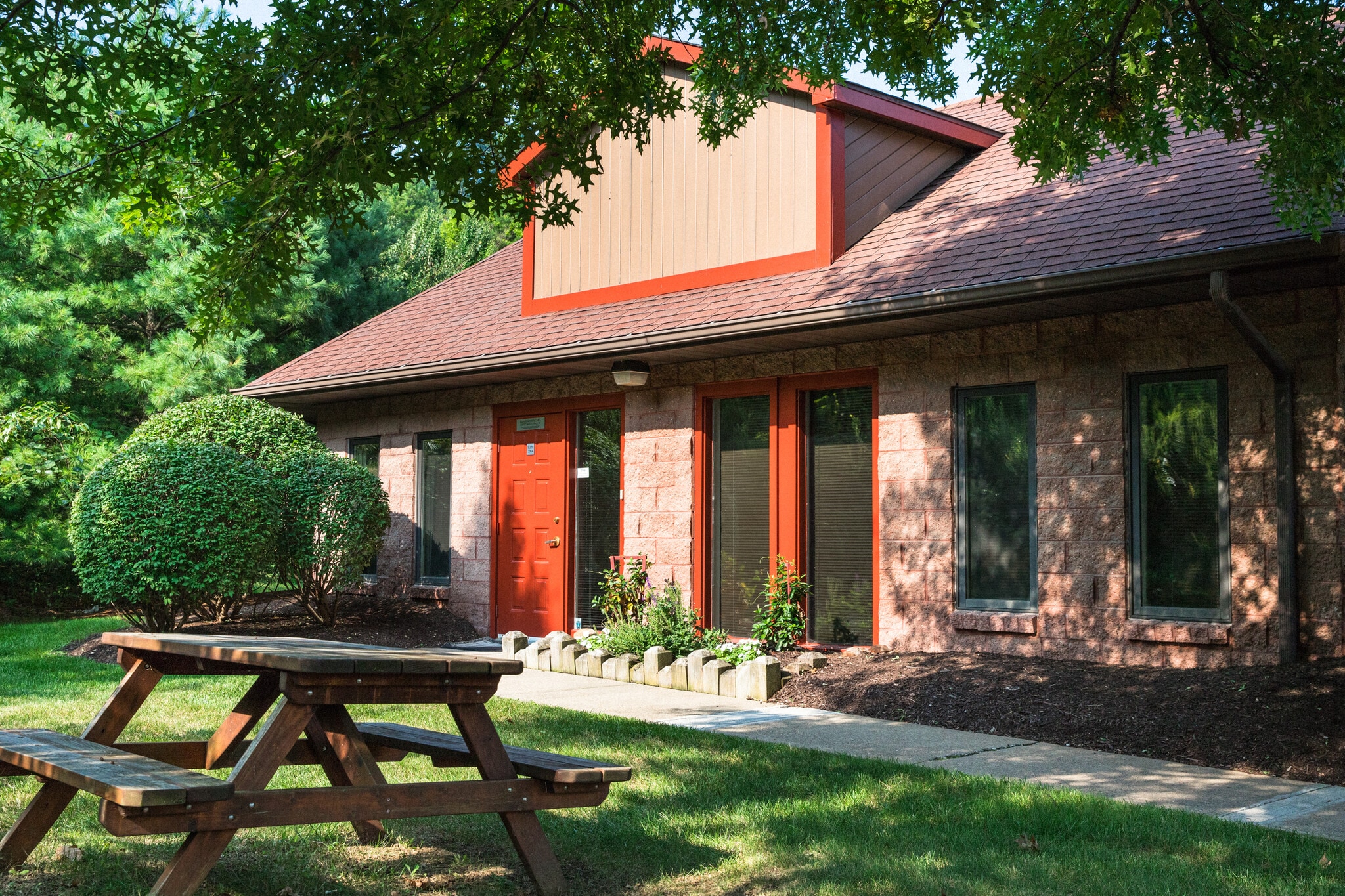 100 Emerson Ln, Bridgeville, PA for lease Building Photo- Image 1 of 4