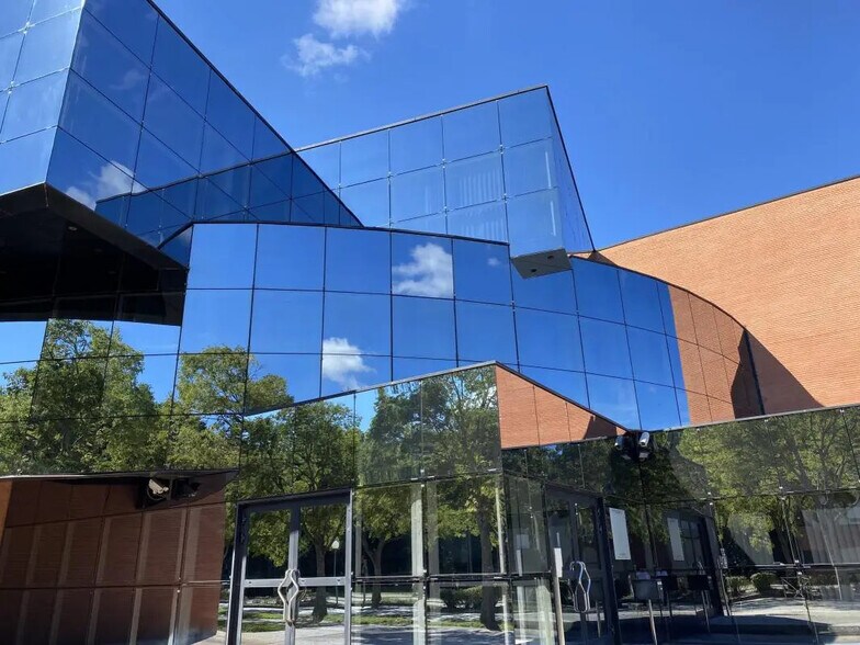 Office in Colomiers for lease - Building Photo - Image 2 of 22