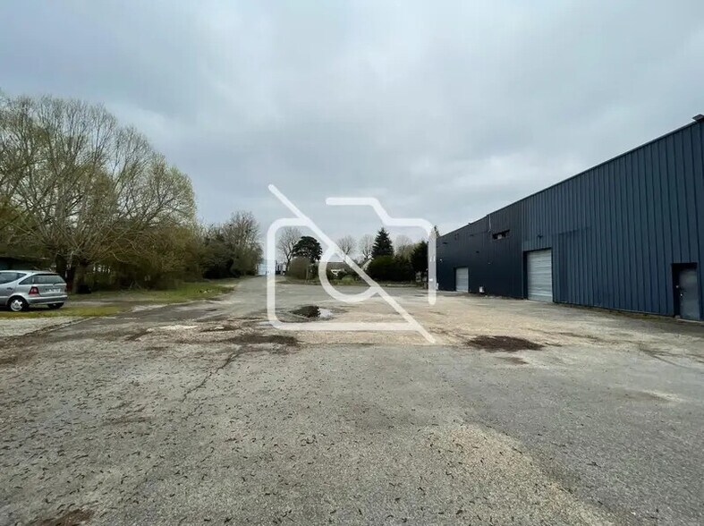 Industrial in Bazainville for lease - Building Photo - Image 2 of 21