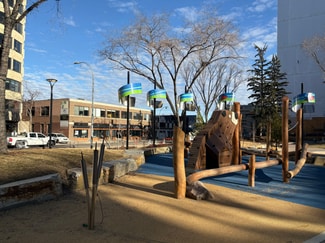 Plus de détails pour 10130-10132 105 St NW, Edmonton, AB - Bureau, Bureau/Commerce de détail à louer