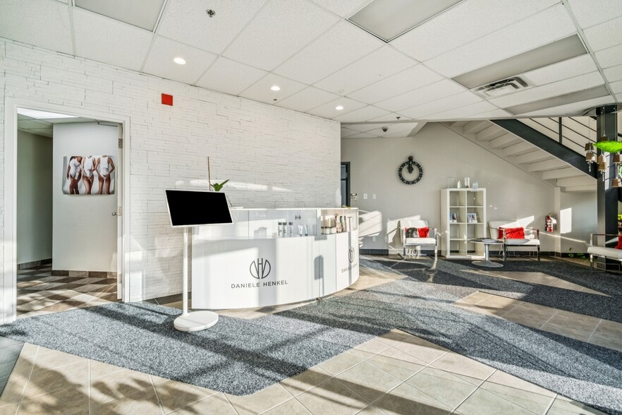 9283 Rue Thimens, Pierrefonds, QC à vendre - Photo du bâtiment - Image 2 de 3