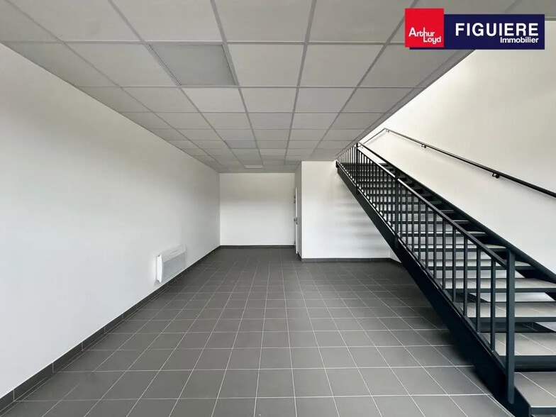 Local d'activités dans Rousset à vendre - Photo intérieure - Image 2 de 14