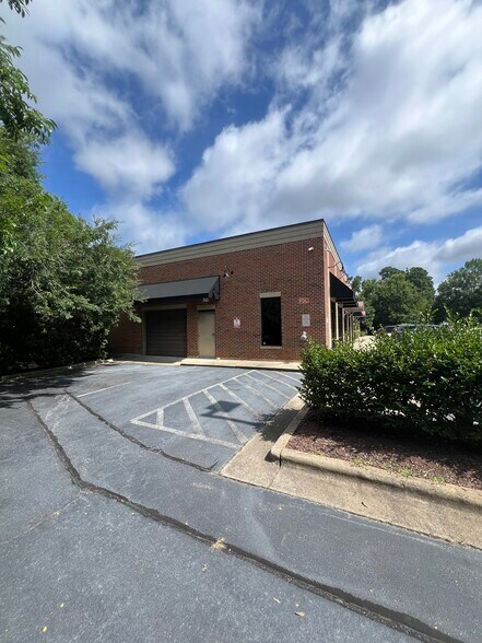1101 Nowell Rd, Raleigh, NC for lease - Building Photo - Image 2 of 13