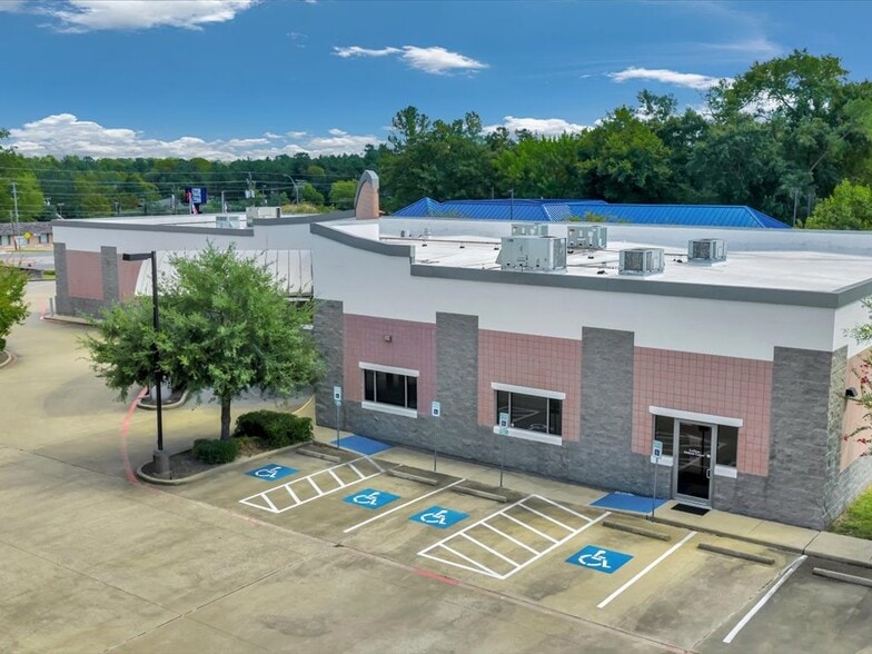700 S John Redditt Dr, Lufkin, TX à vendre - Photo du bâtiment - Image 1 de 15