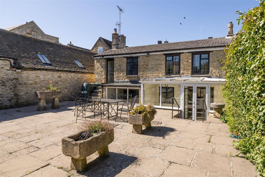 53-59 High St, Burford for sale - Building Photo - Image 3 of 12