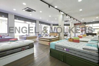 Plus de détails pour Multi-résidentiel à vendre