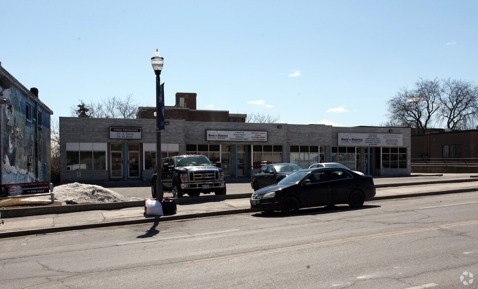 52 Holland St E, Bradford West Gwillimbury, ON à vendre - Photo principale - Image 1 de 1