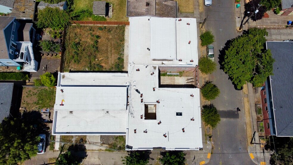 3825-3839 NE Killingsworth St, Portland, OR for sale - Building Photo - Image 3 of 5