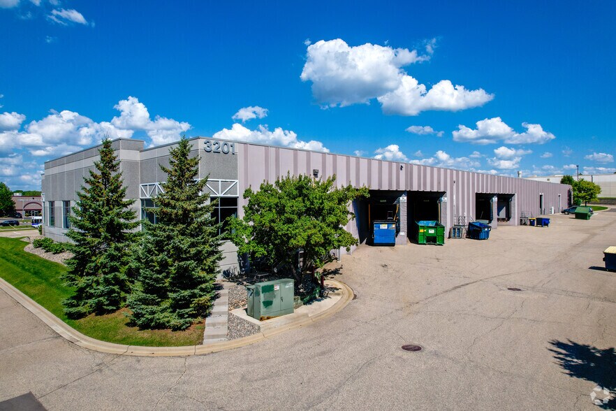 3201 County Road 42 W, Burnsville, MN for lease - Building Photo - Image 2 of 4