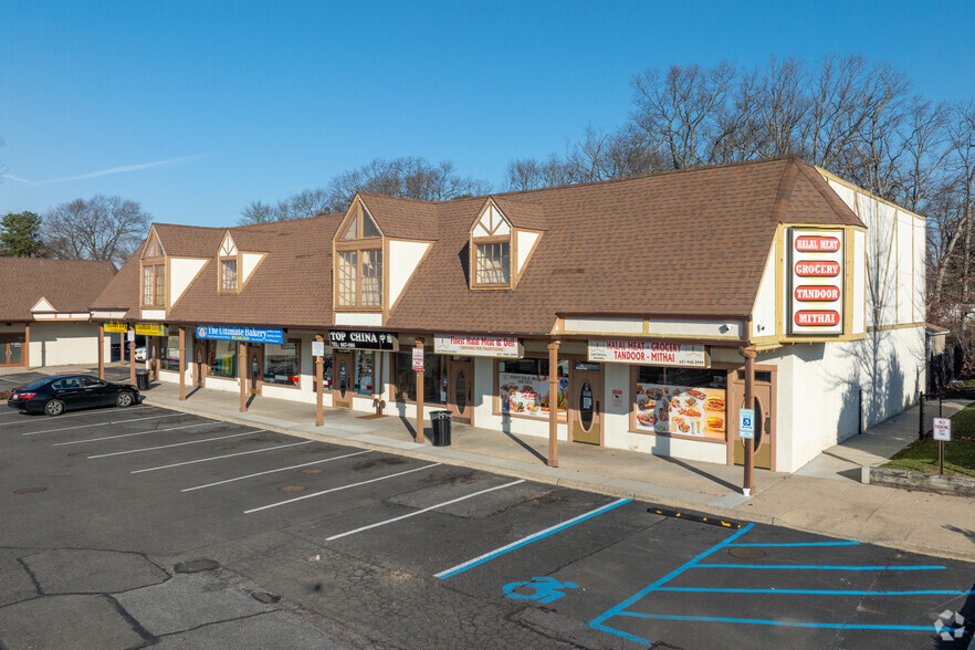 1350-1370 Deer Park Ave, North Babylon, NY for lease - Primary Photo - Image 1 of 5